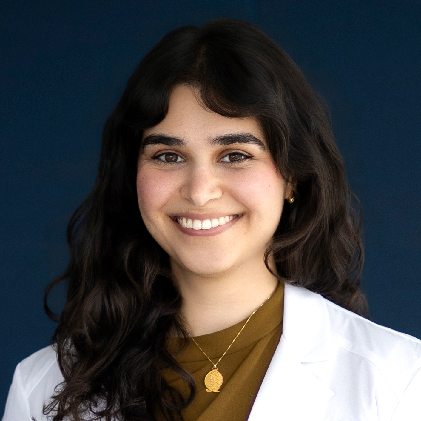 Smiling young woman portrait
