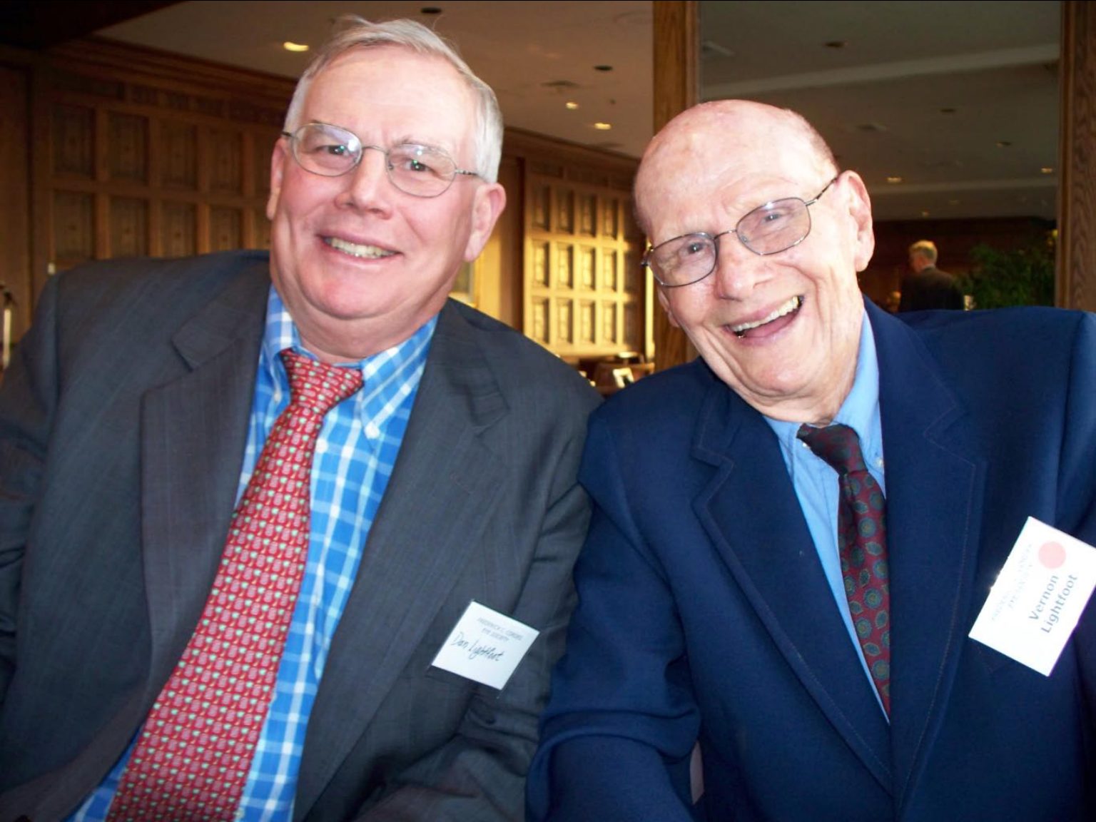 Archival photograph 8 from the 2008, 49th Annual Banquet., showing Frederick C. Cordes Eye Society members at a reunion or banquet event.